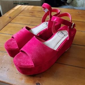 Platform sandals